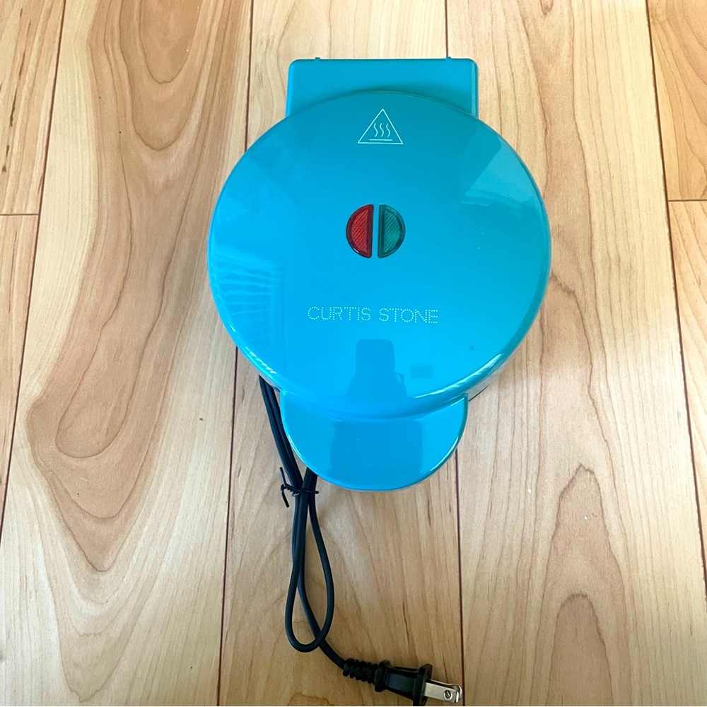 Curtis Stone Stuffed Waffle Maker